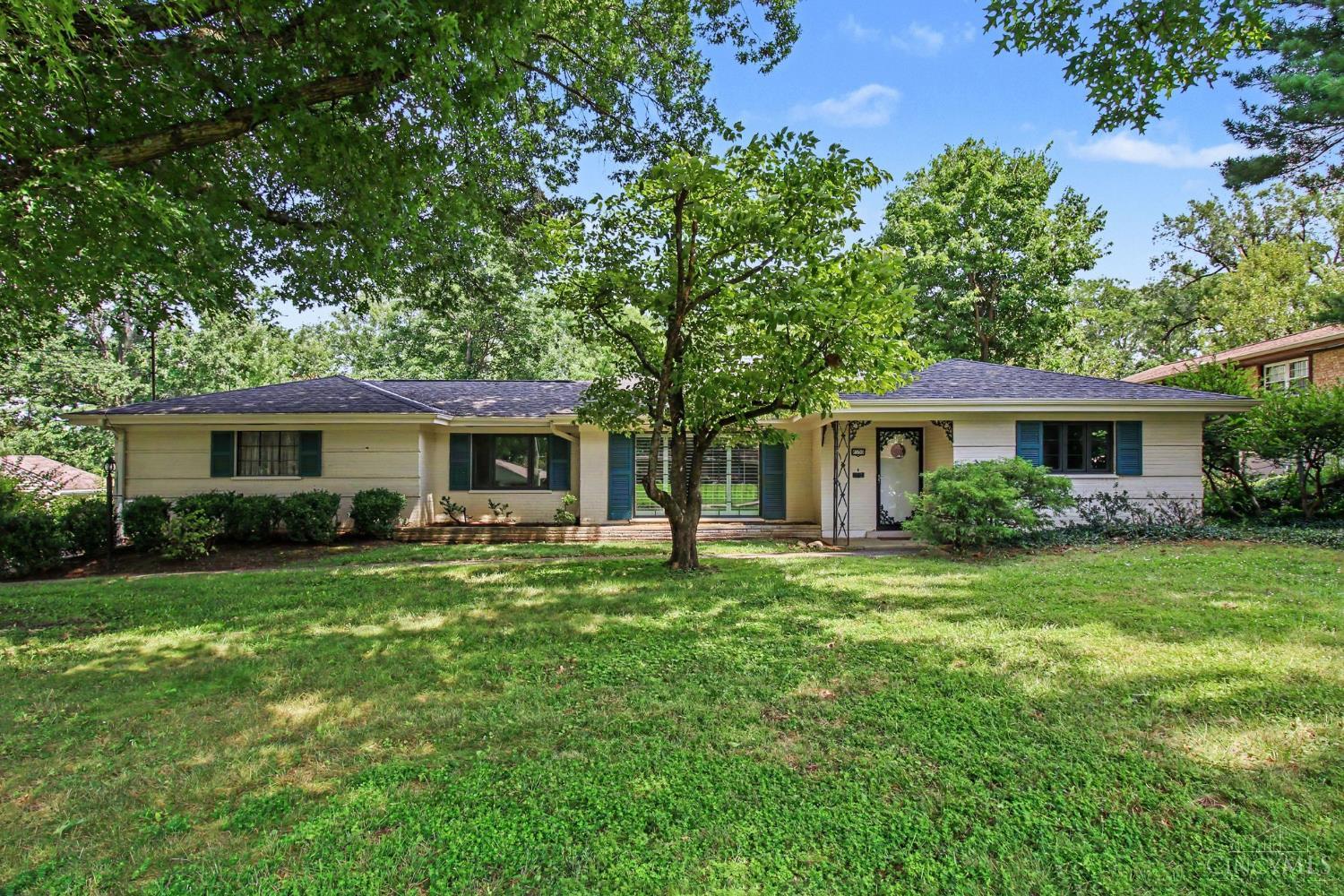 8590 Lynnehaven Drive Property Photo 1