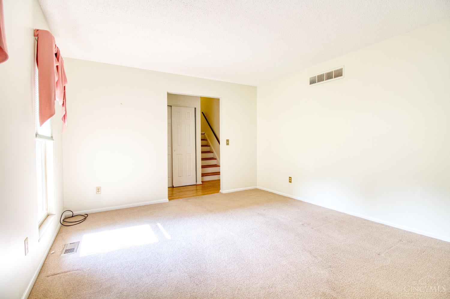 5803 Mt Vernon Drive Property Photo 5