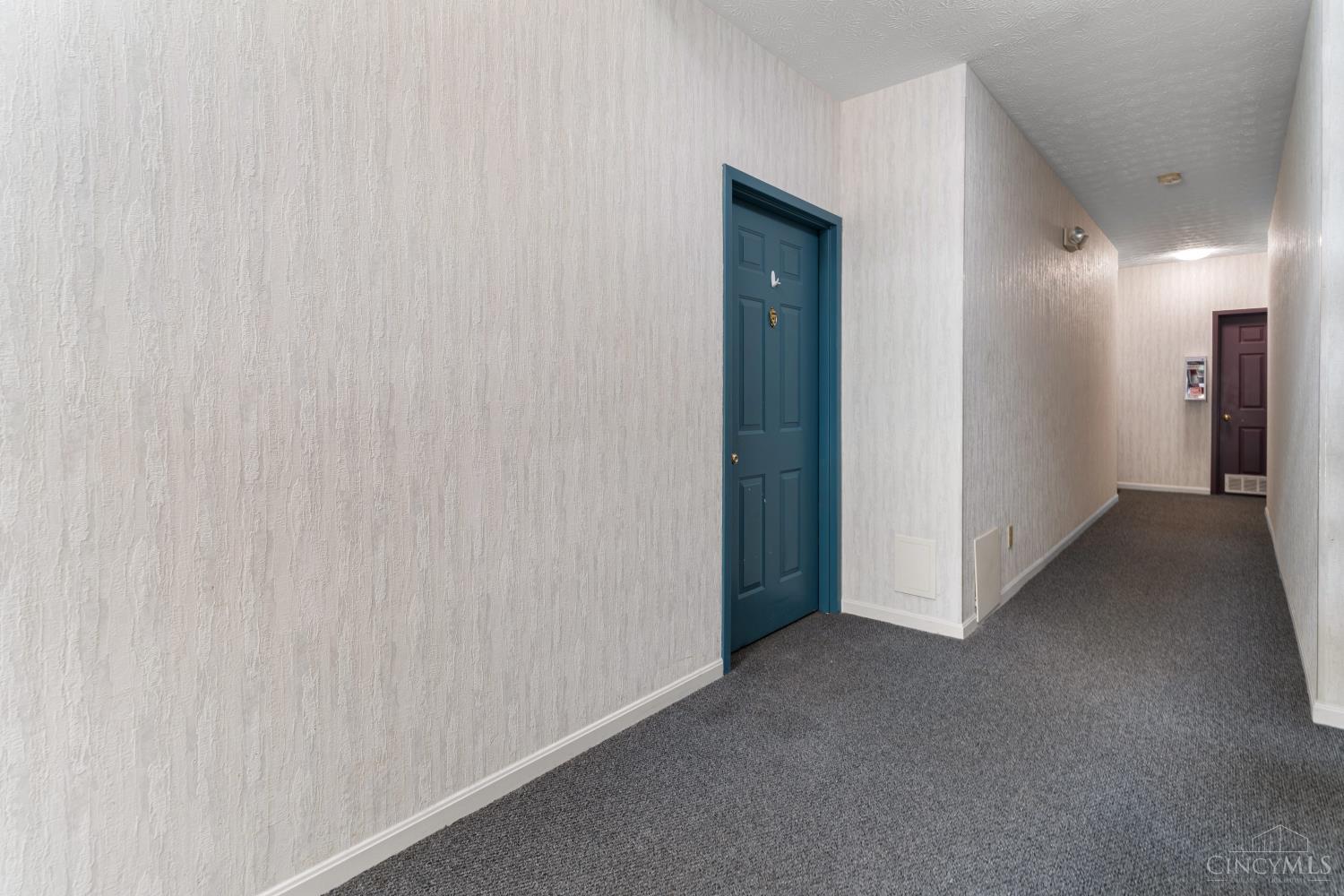 9325 Winton Road Property Photo 3