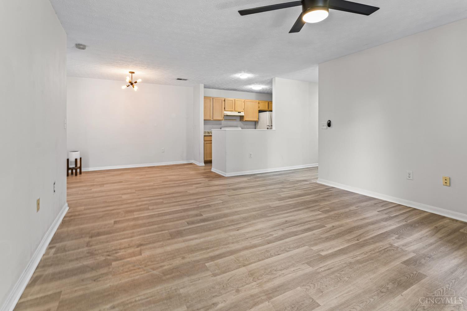 9325 Winton Road Property Photo 4