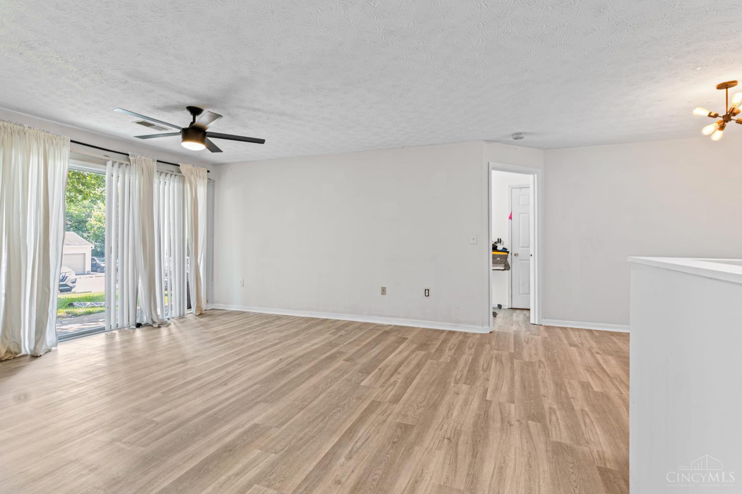 9325 Winton Road Property Photo 7