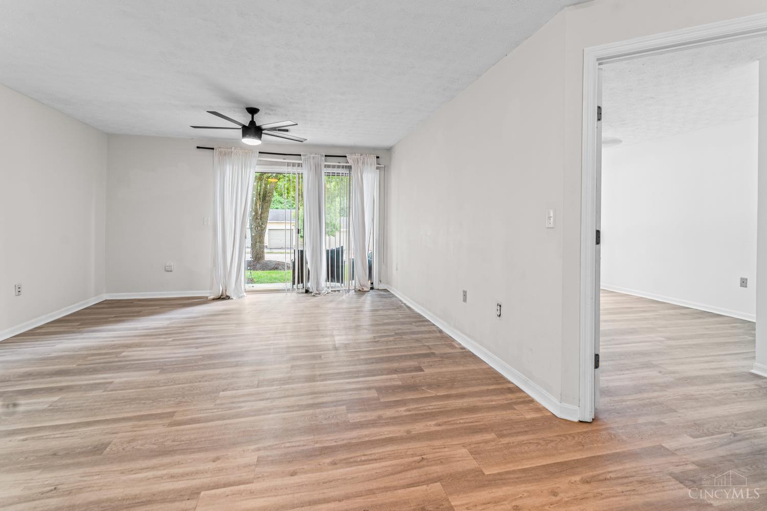 9325 Winton Road Property Photo 10