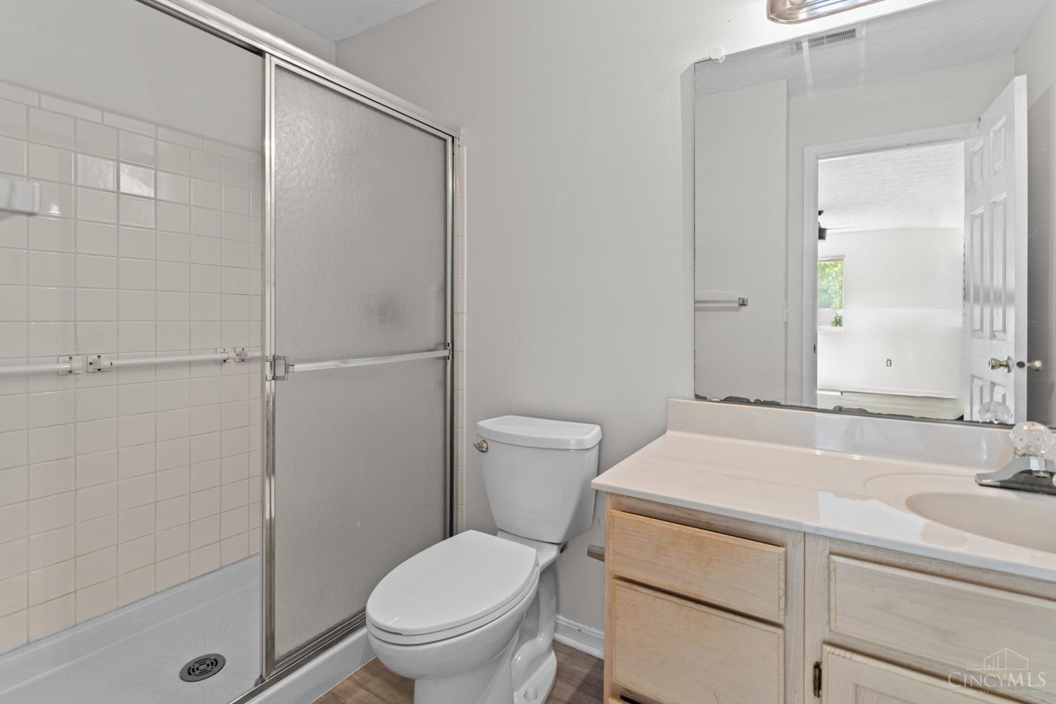 9325 Winton Road Property Photo 12