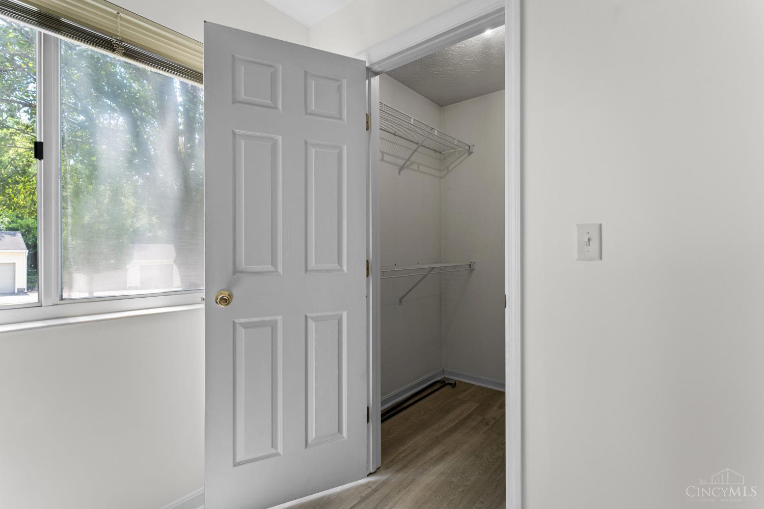 9325 Winton Road Property Photo 15