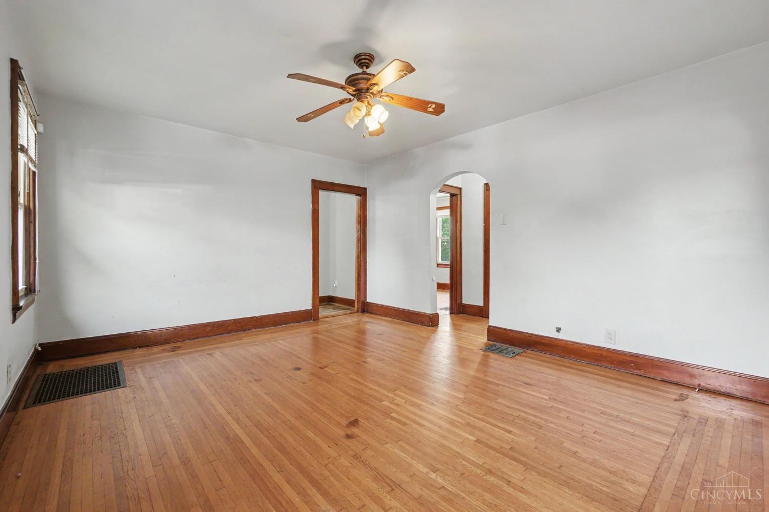 924 Chateau Avenue Property Photo 4