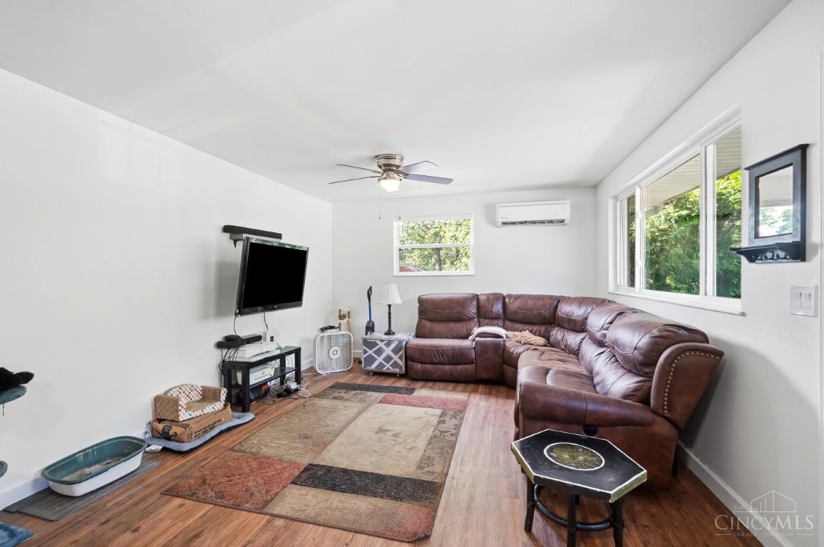 5638 Folchi Drive Property Photo 8