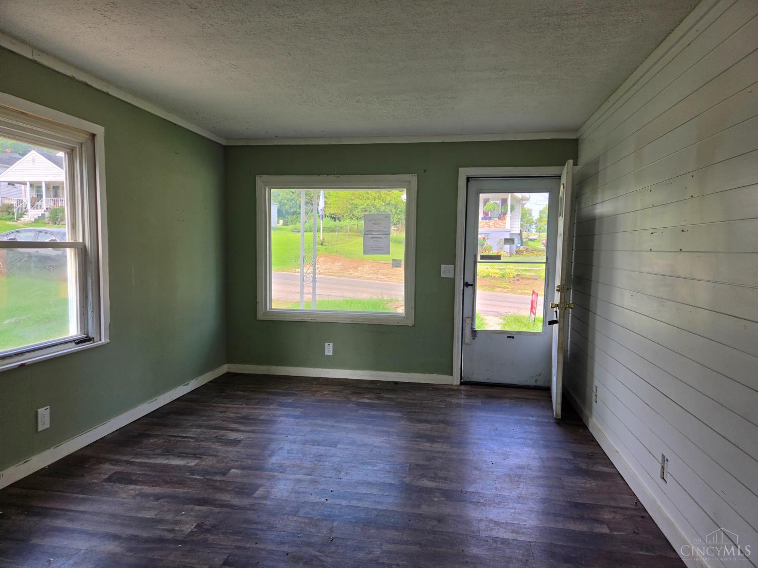1944 Parkamo Avenue Property Photo 3