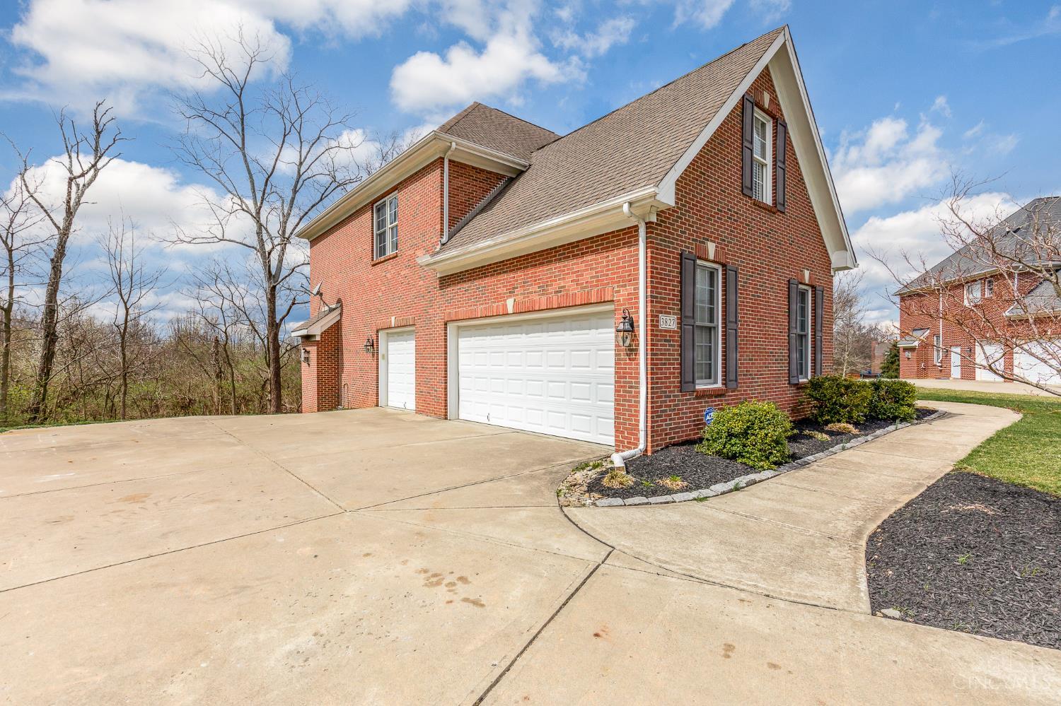 3827 Brookmere Place Property Photo 3
