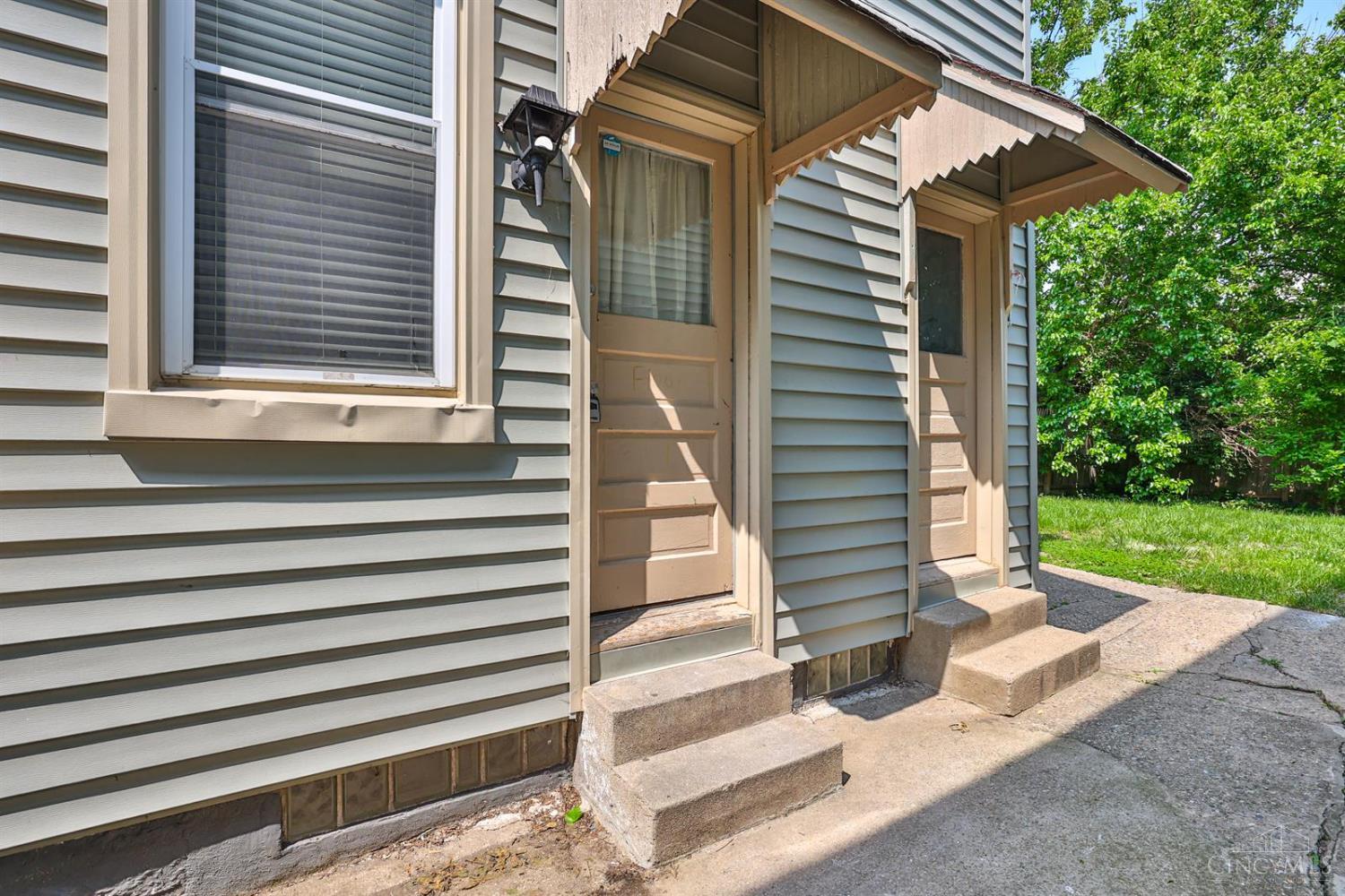 538 Grand Avenue Property Photo 4