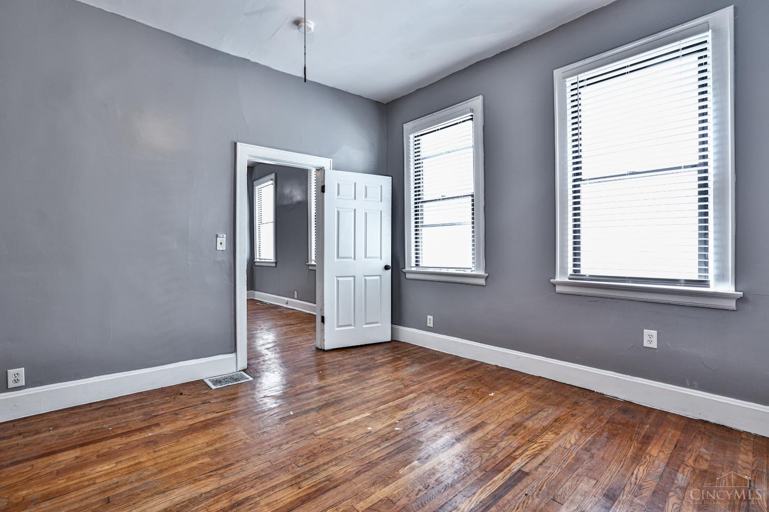 538 Grand Avenue Property Photo 8