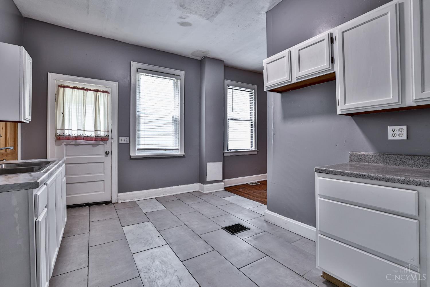 538 Grand Avenue Property Photo 16