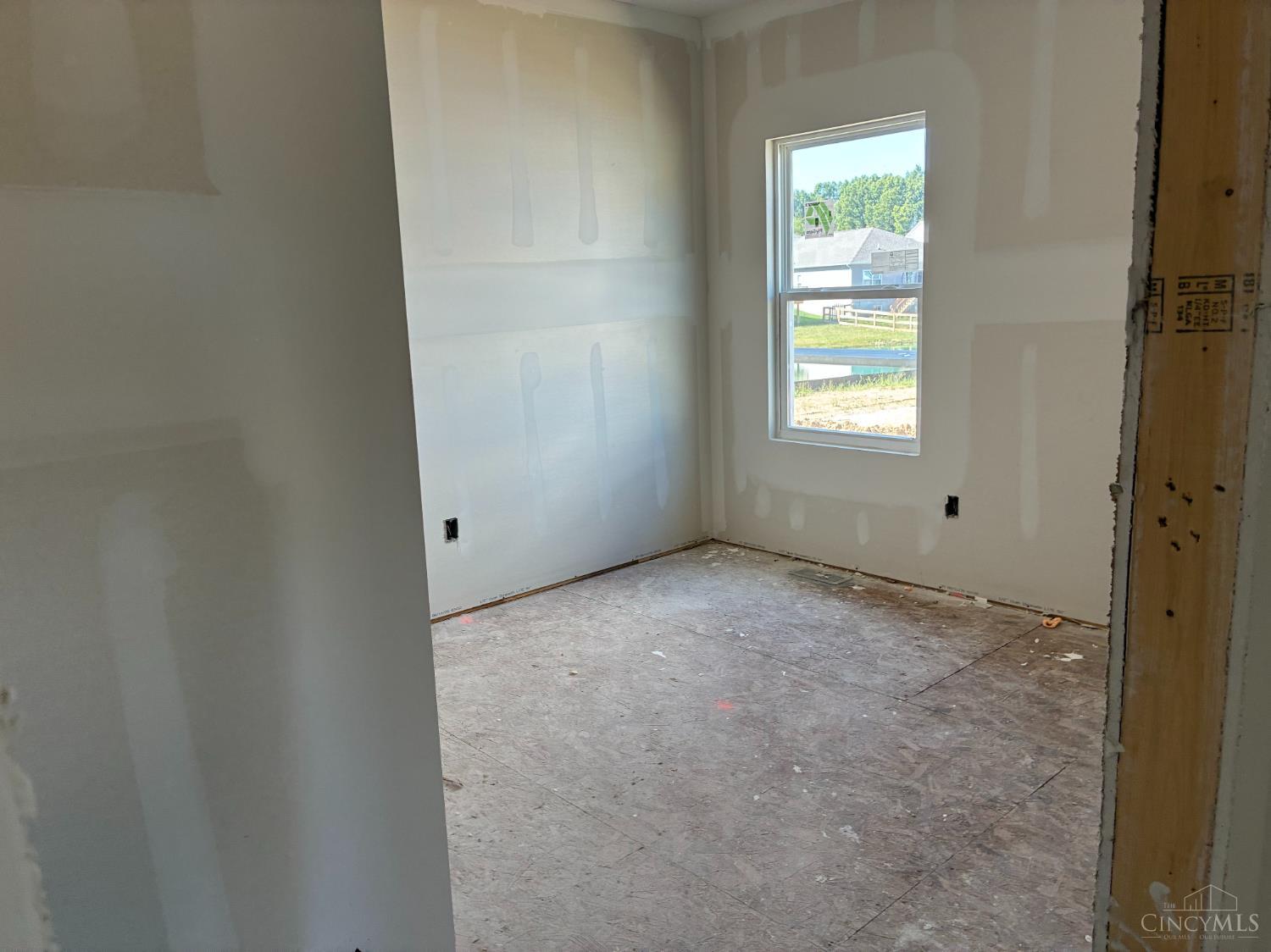 6233 Willow Cove Property Photo 4