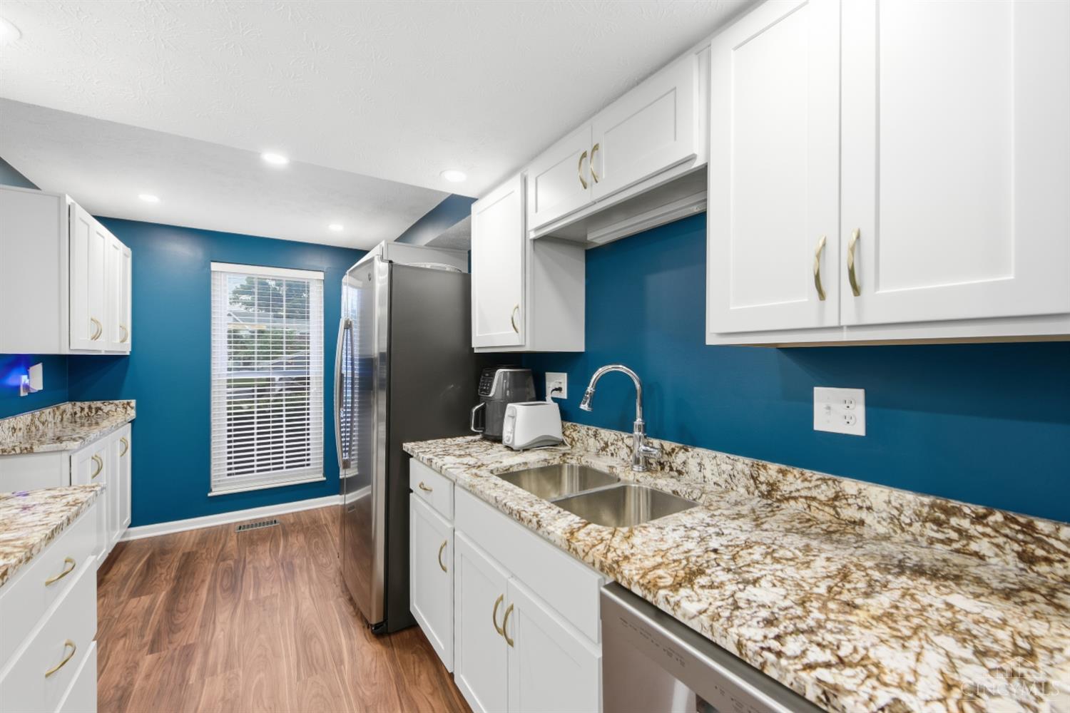 10879 Lakehurst Court Property Photo 8