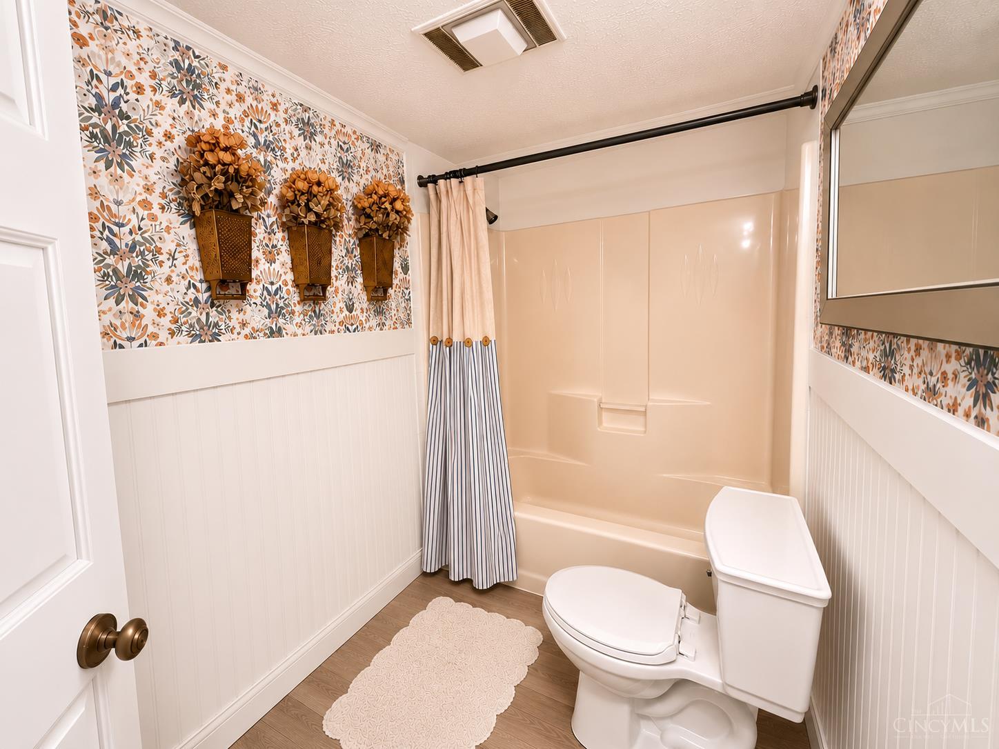 1602 Pine Tree Ln Property Photo 18