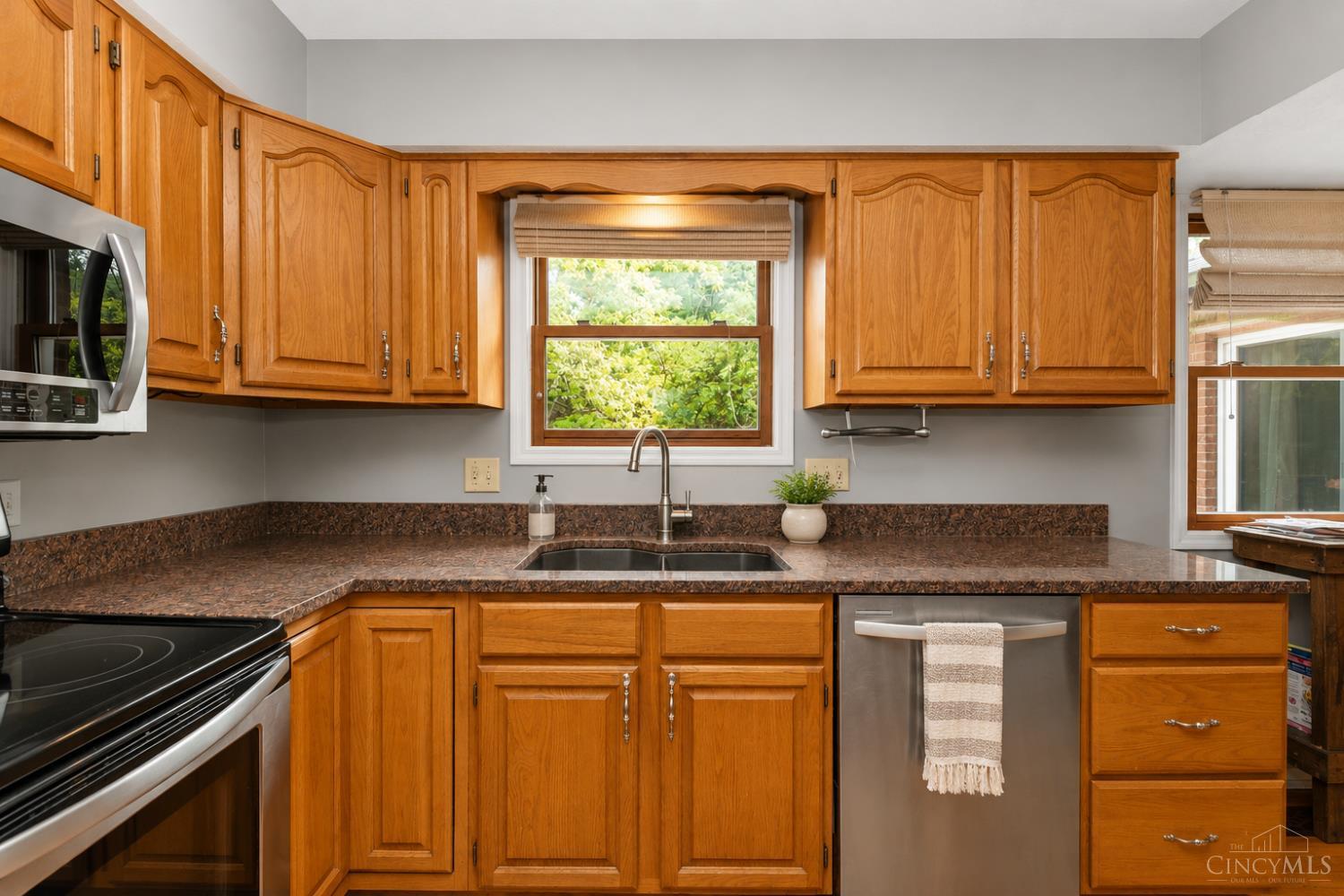 2590 Westbourne Drive Property Photo 10