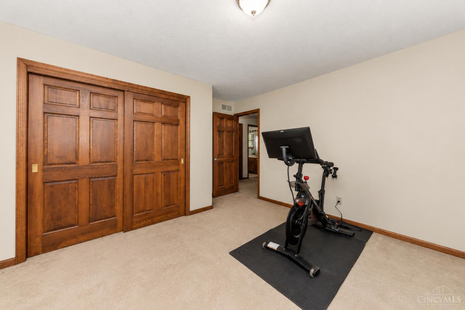 2590 Westbourne Drive Property Photo 22
