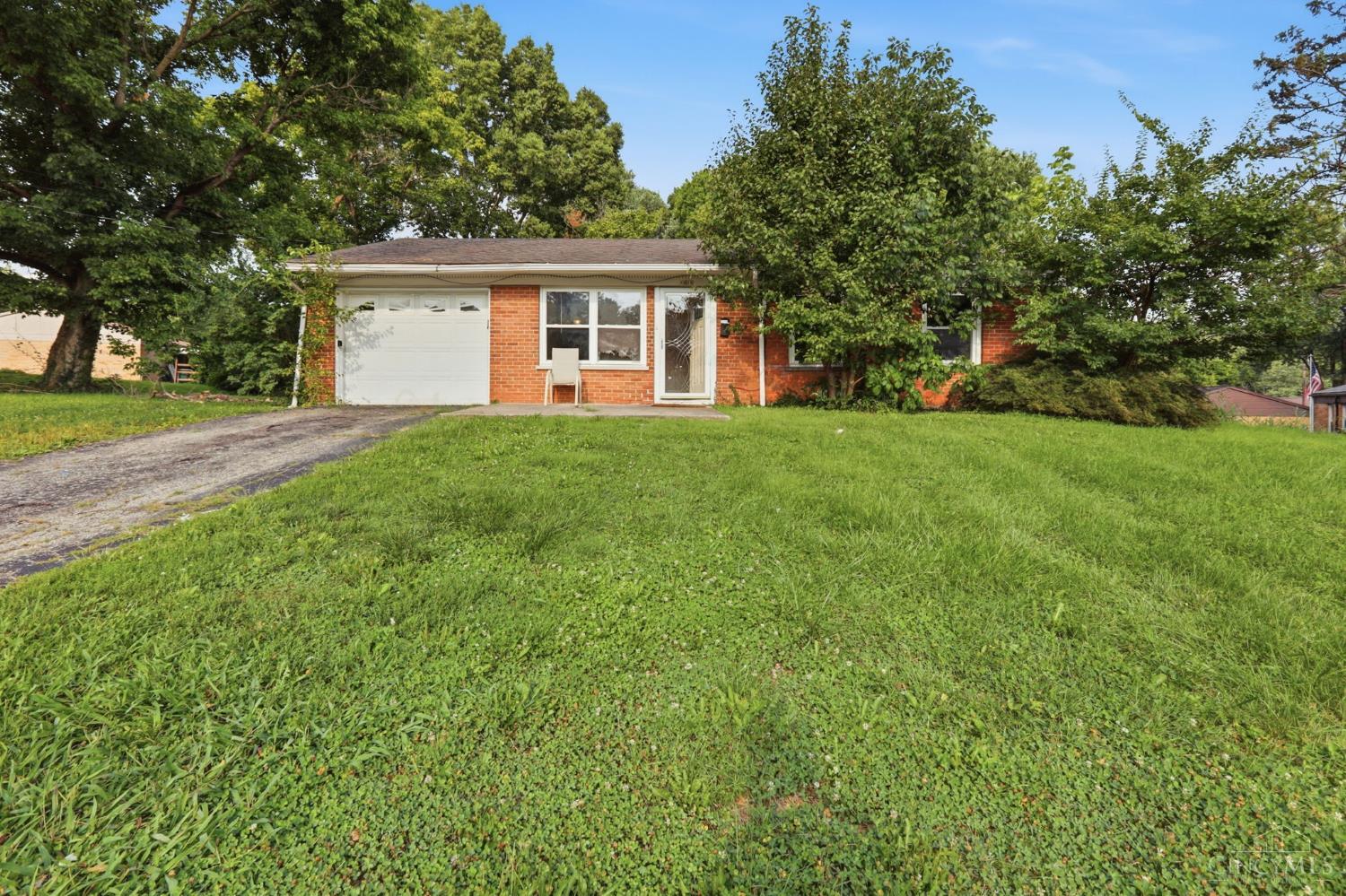 9230 Meadowglen Drive Property Photo 1