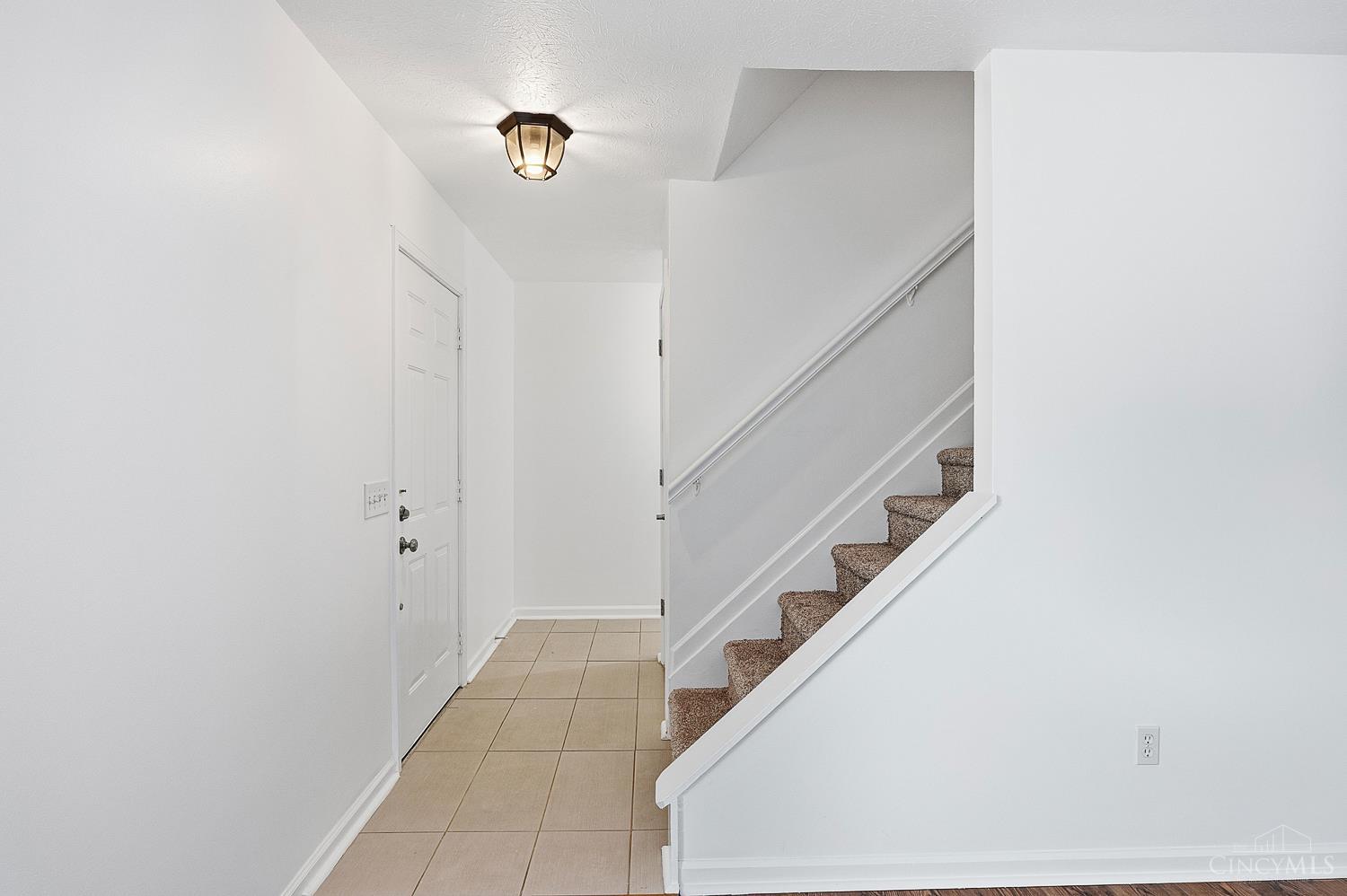 8128 Rollingwood Way Property Photo 7