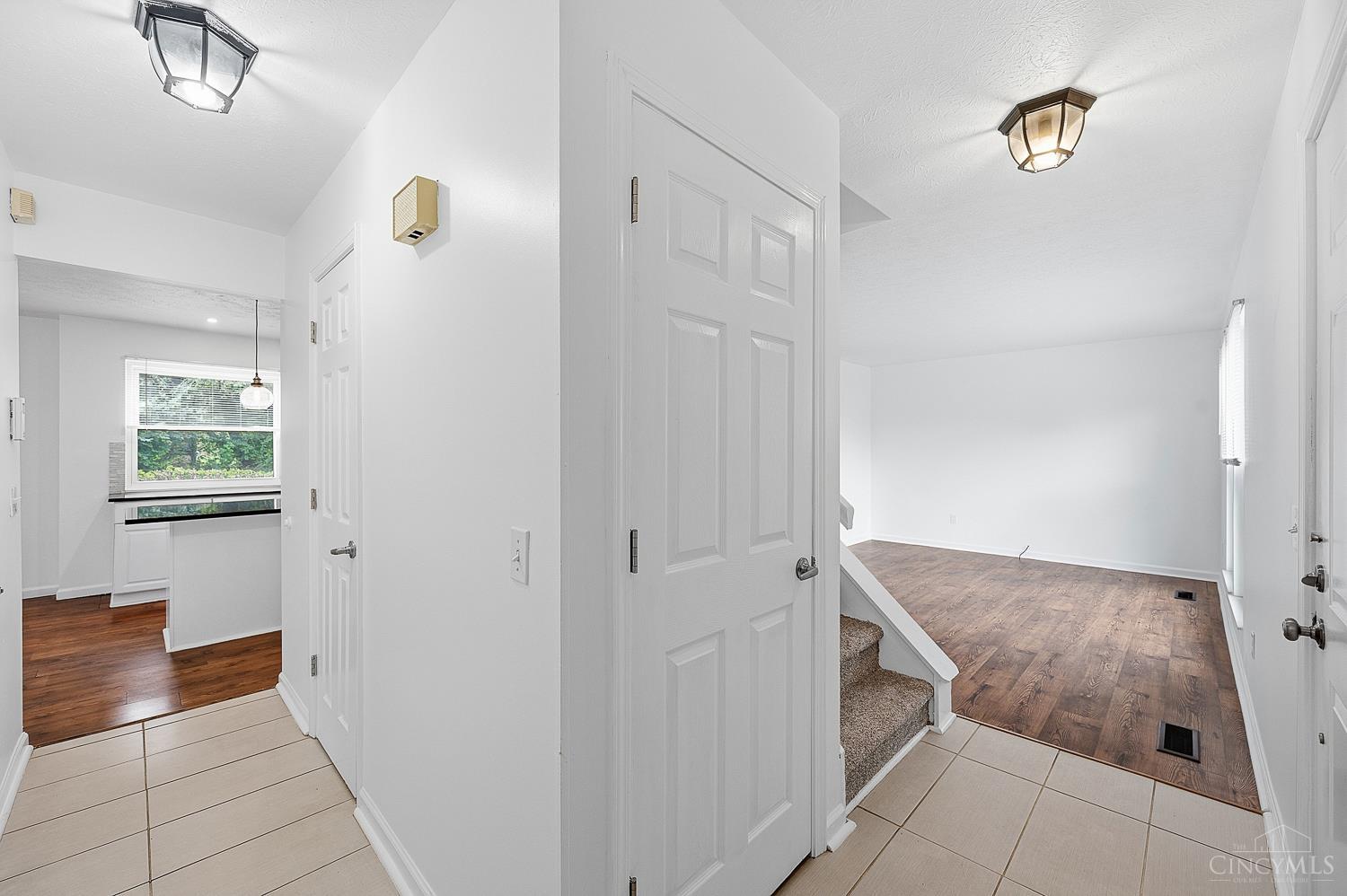 8128 Rollingwood Way Property Photo 8
