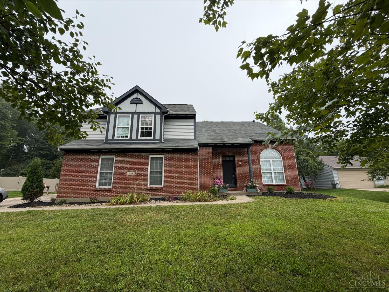 3584 Turnberry Property Photo 1
