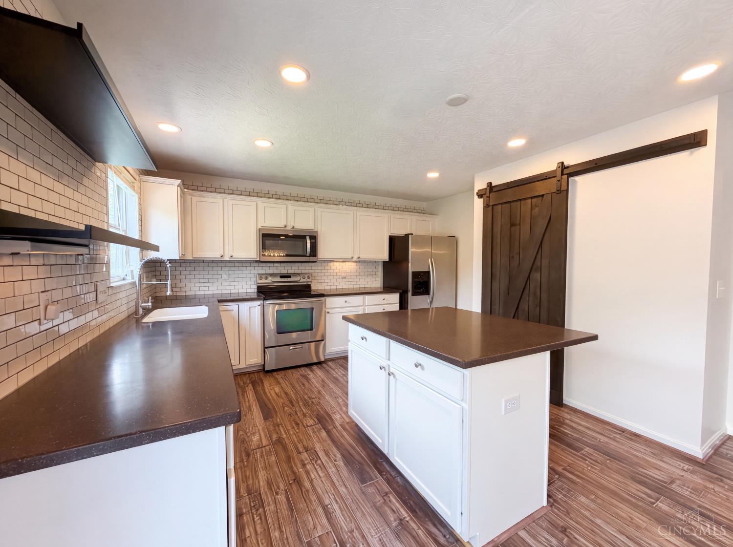 7235 Northgate Drive Property Photo 8