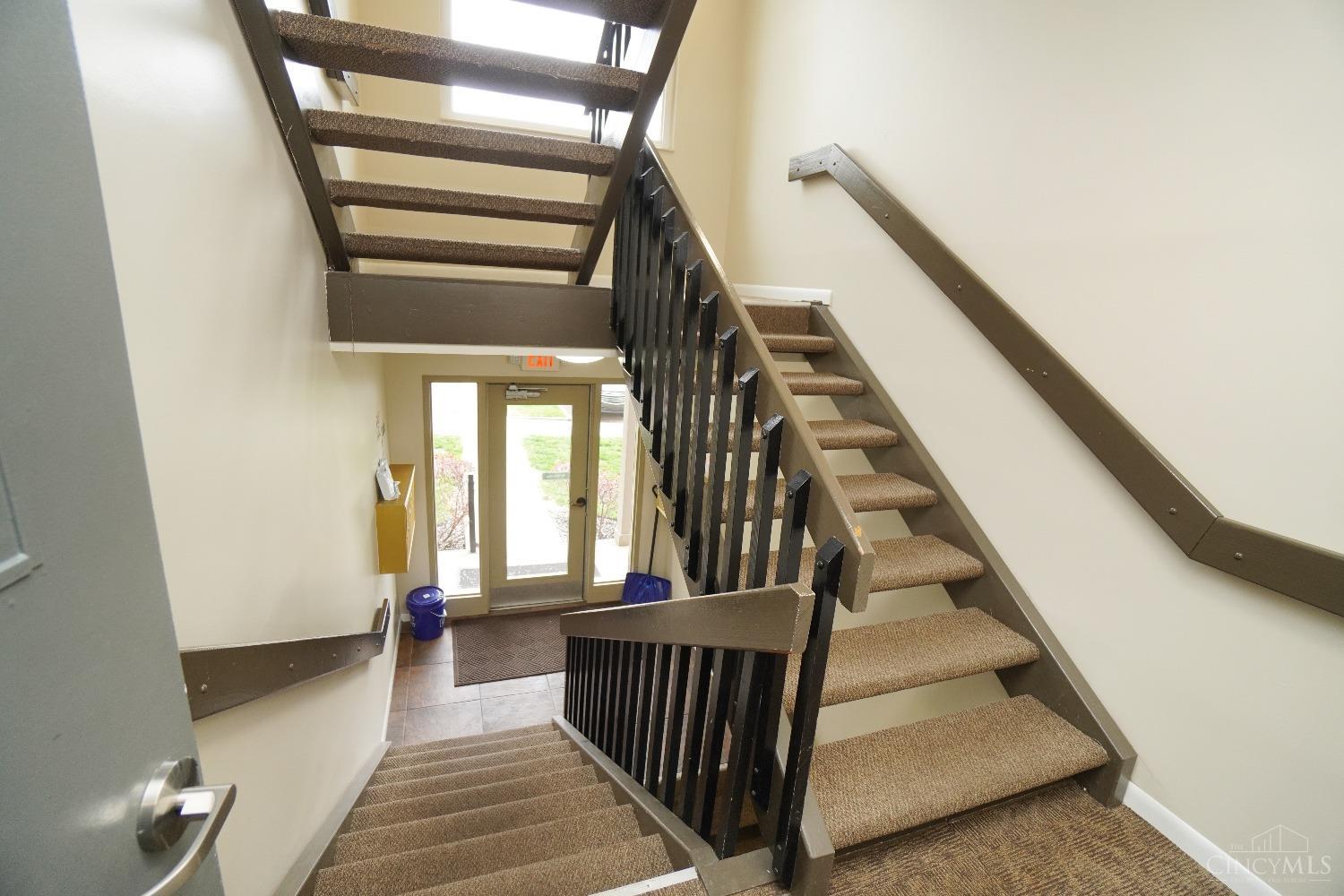 8945 Eagleview Drive Property Photo 3