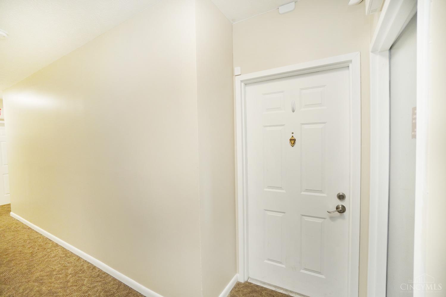8945 Eagleview Drive Property Photo 4