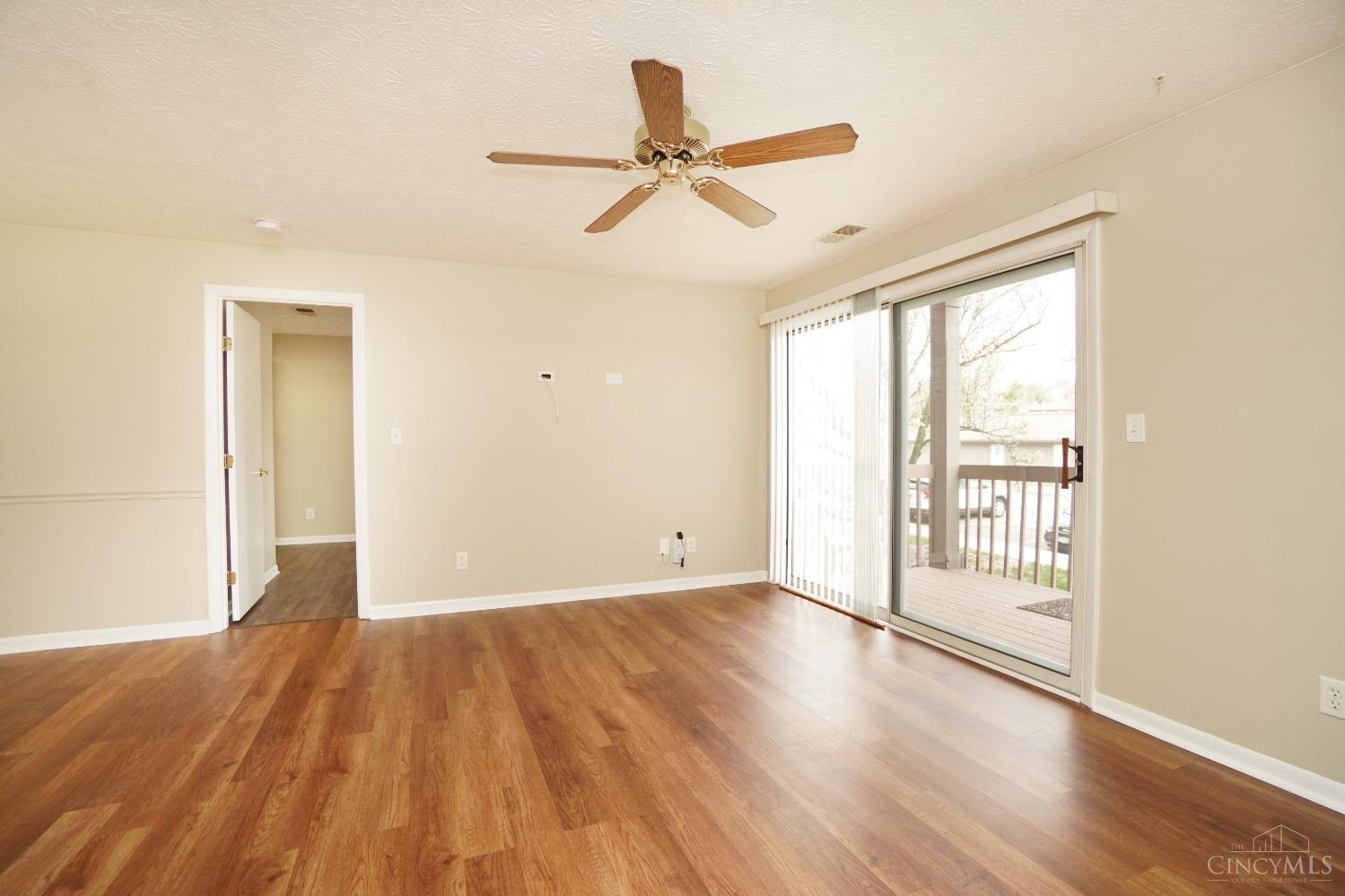8945 Eagleview Drive Property Photo 8