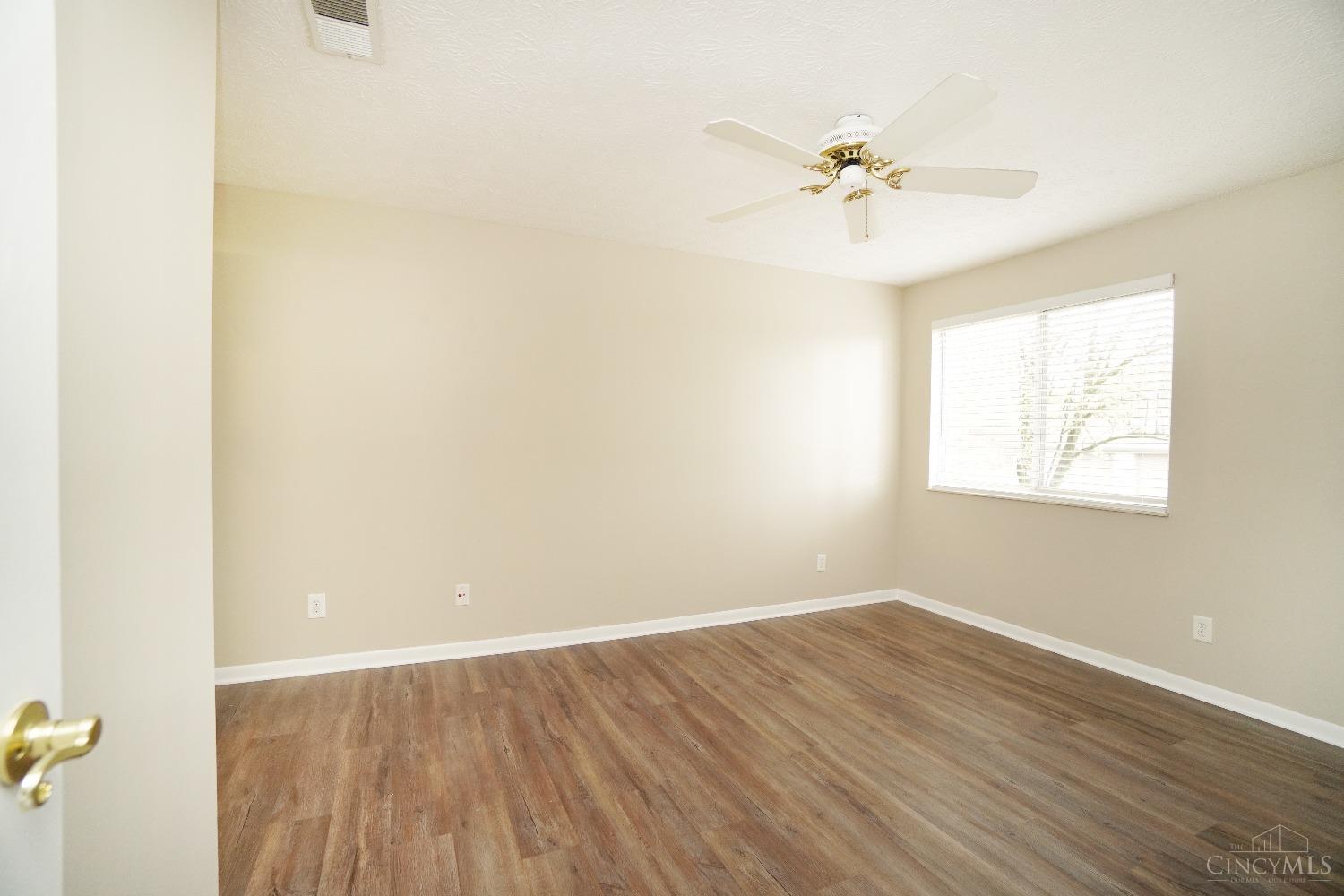 8945 Eagleview Drive Property Photo 15
