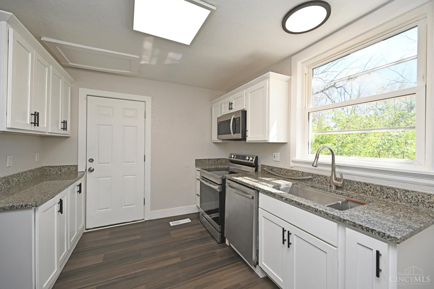 962 Mansion Avenue Property Photo 11