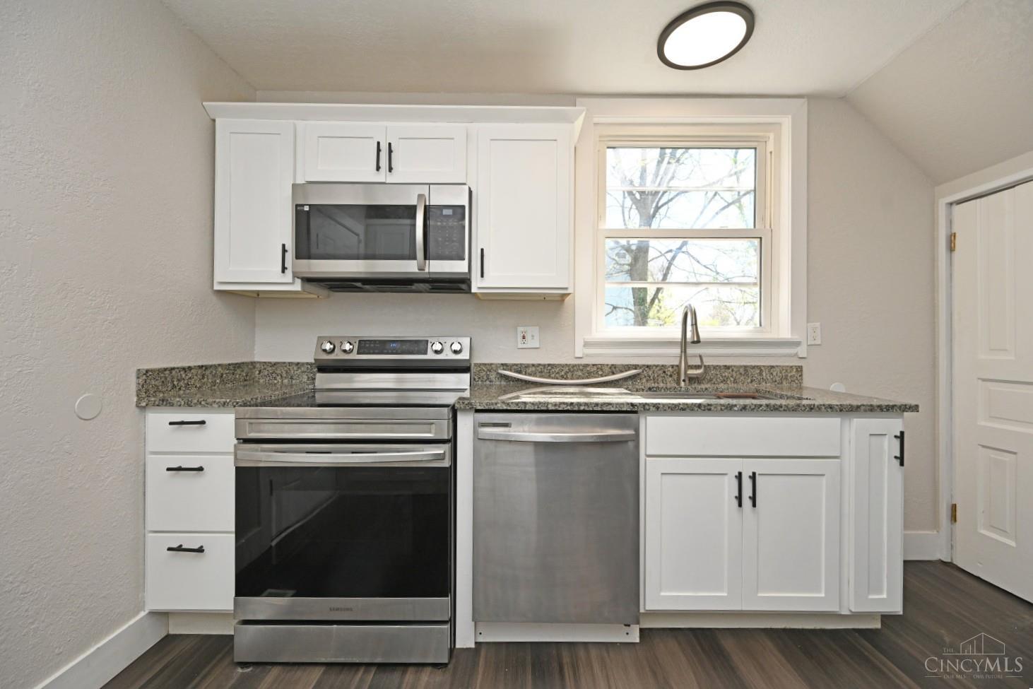 962 Mansion Avenue Property Photo 13