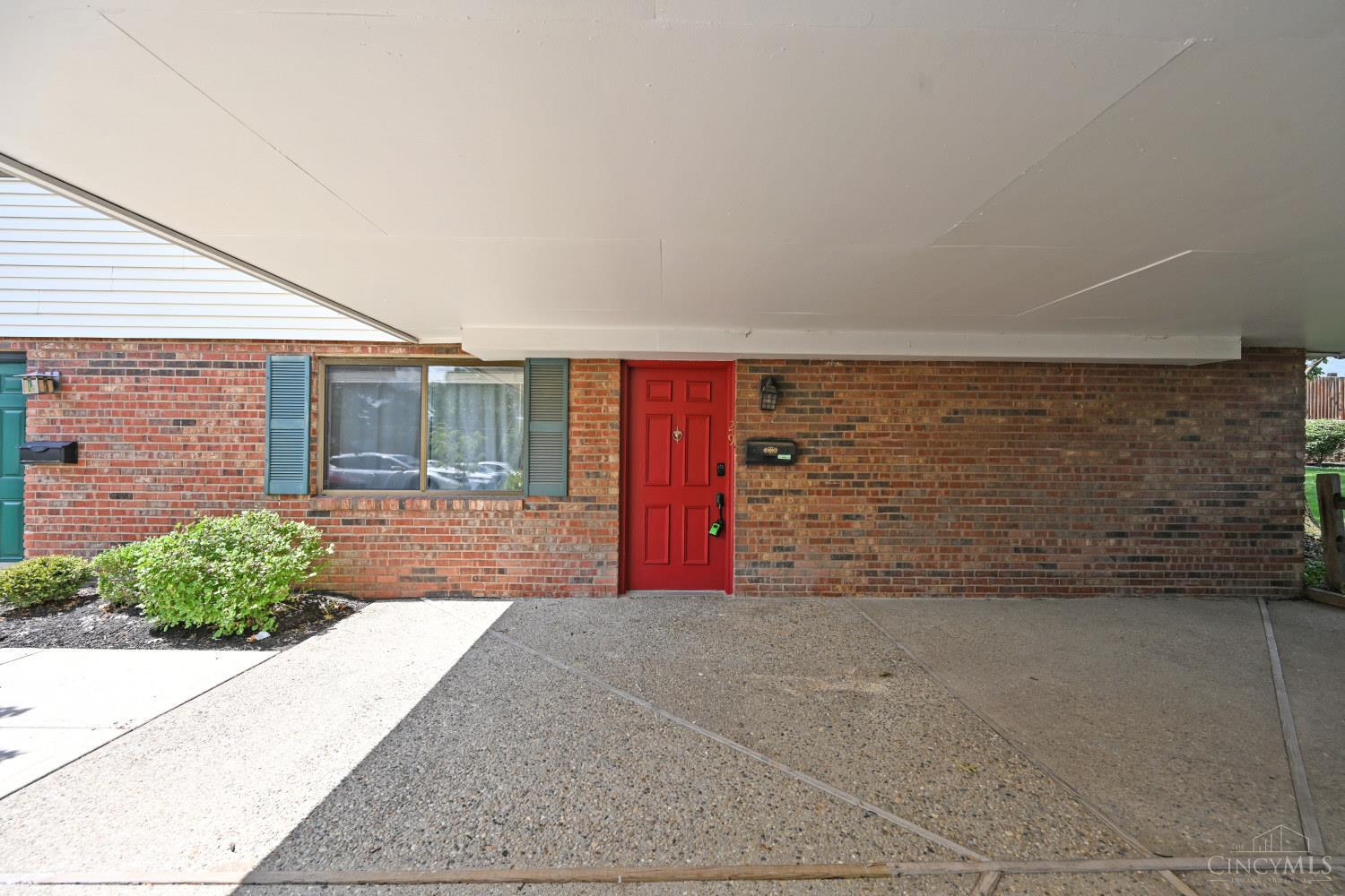 7752 Montgomery Road Property Photo 3
