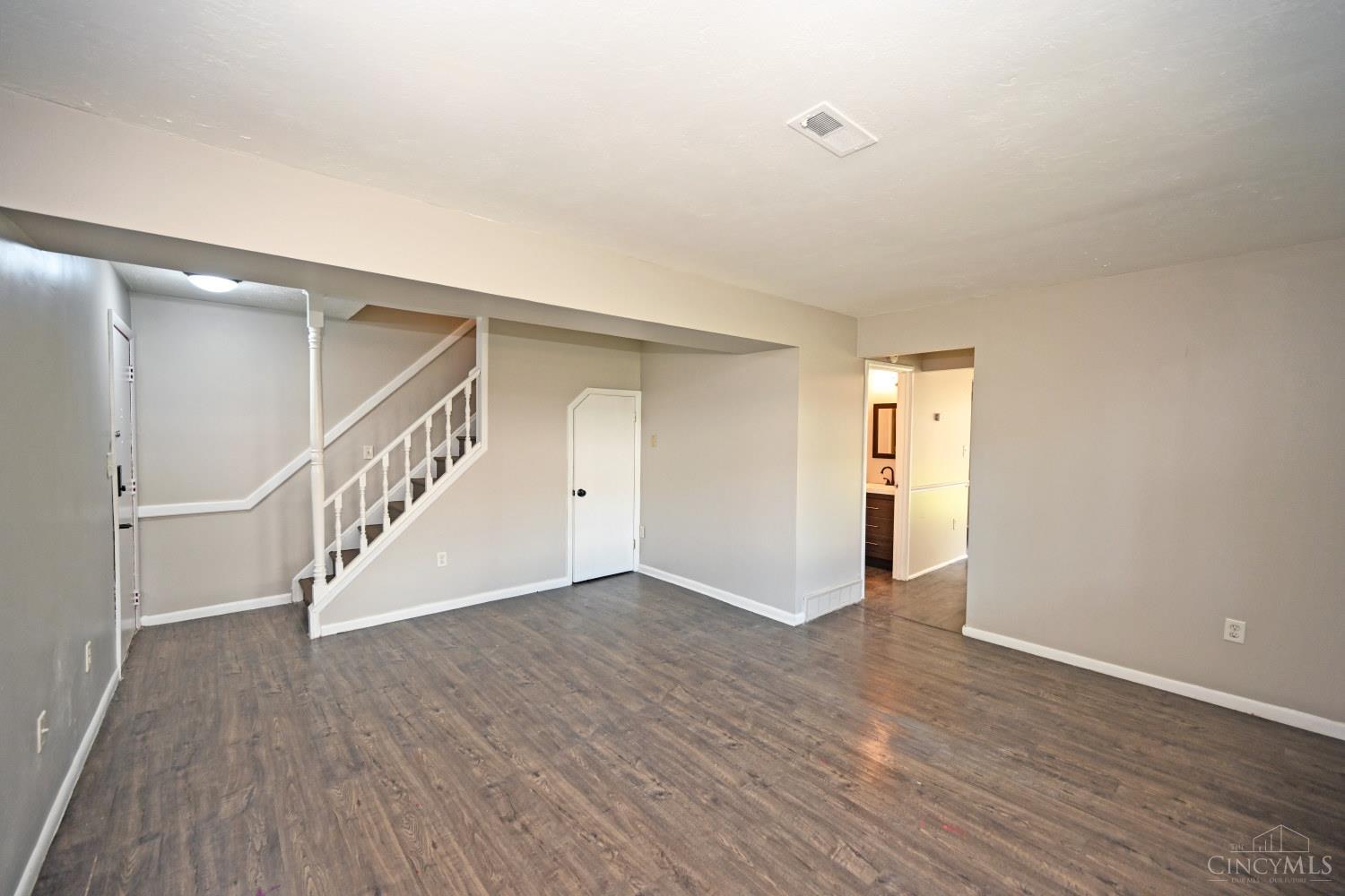7752 Montgomery Road Property Photo 6