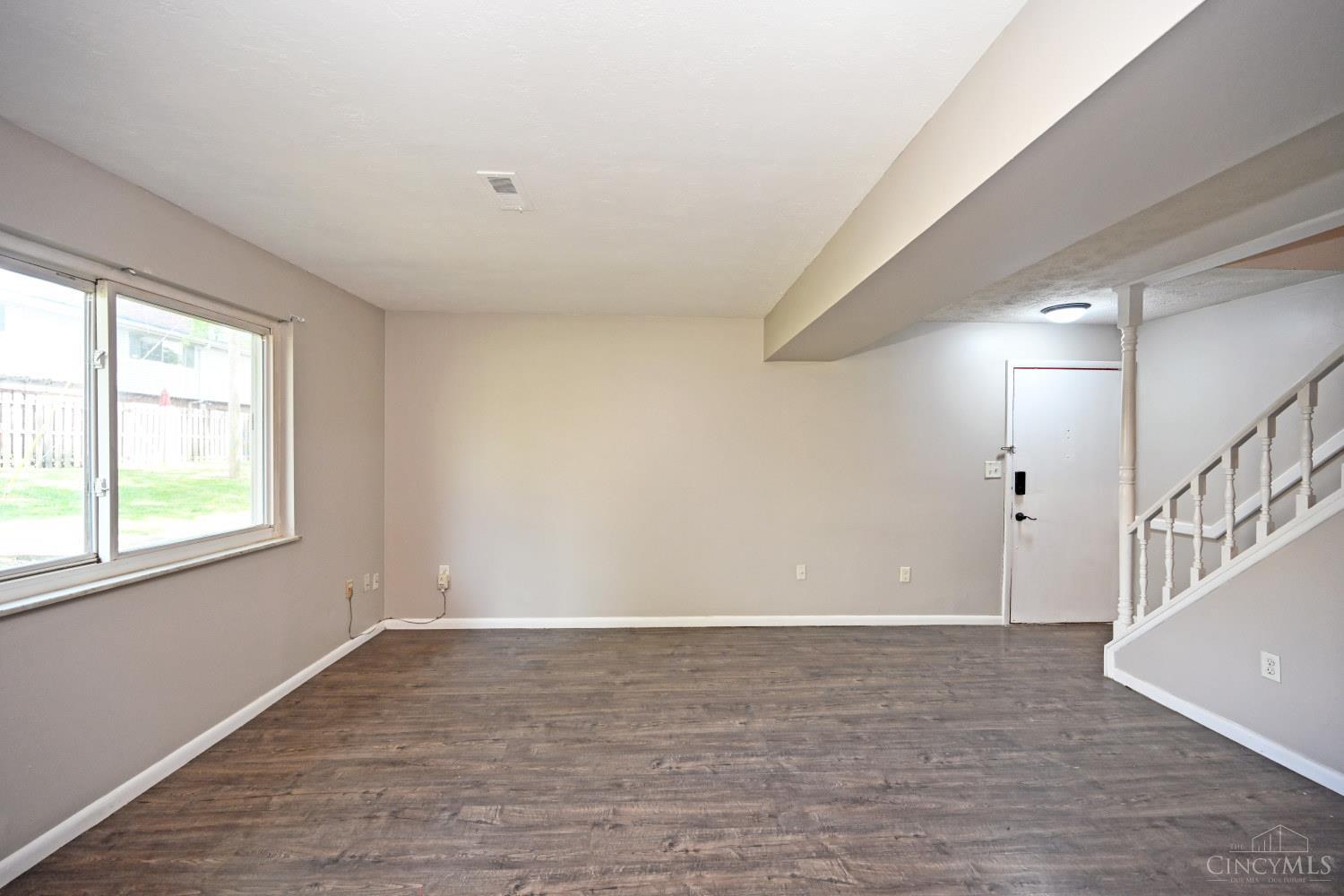 7752 Montgomery Road Property Photo 7