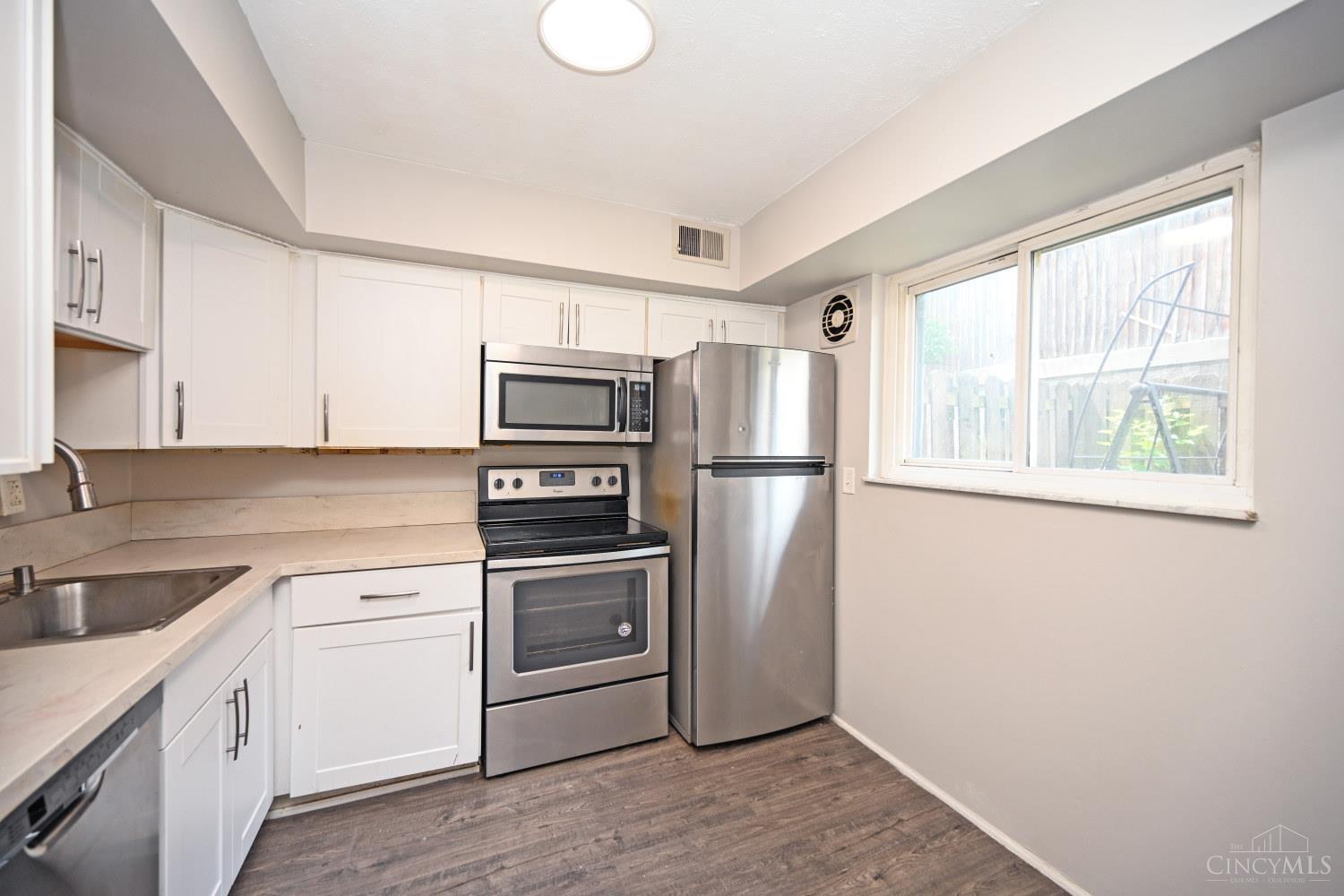 7752 Montgomery Road Property Photo 11