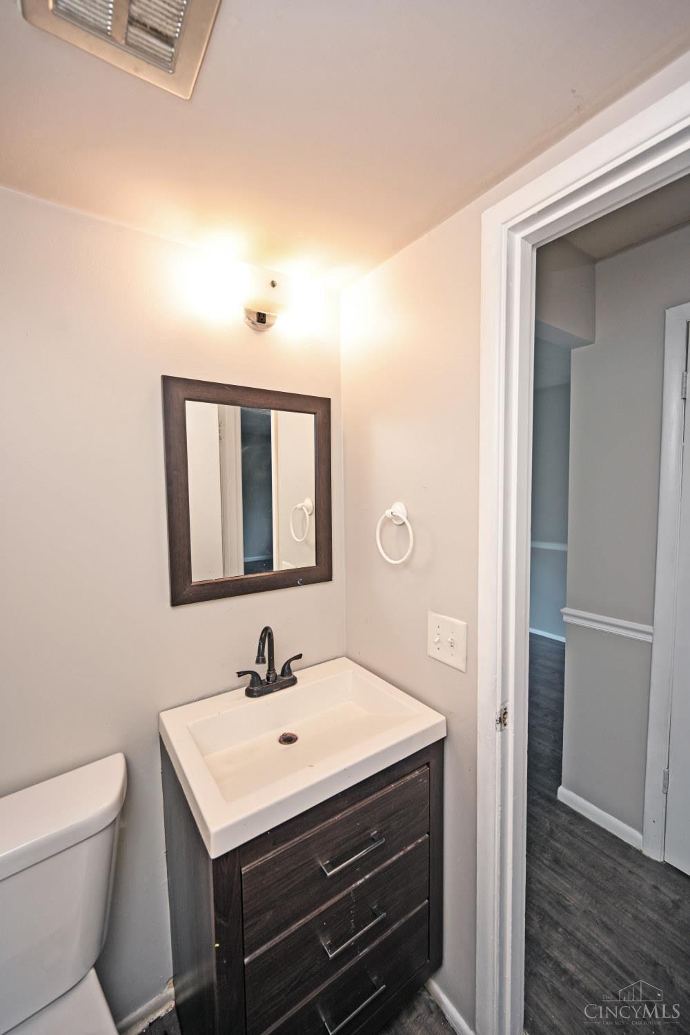 7752 Montgomery Road Property Photo 15