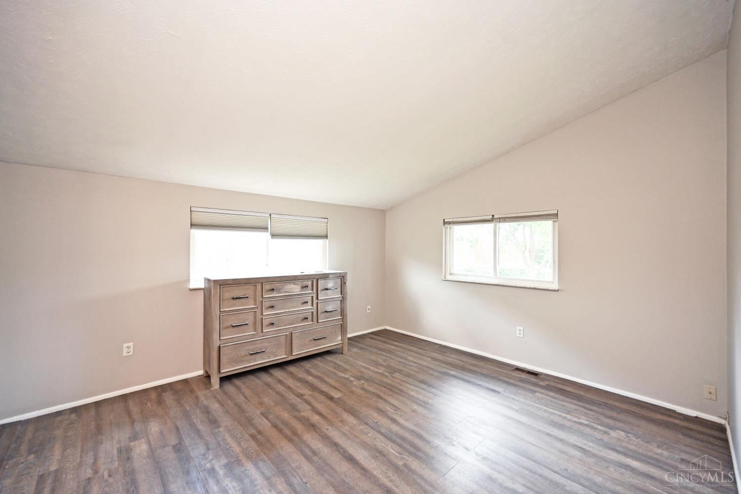 7752 Montgomery Road Property Photo 17