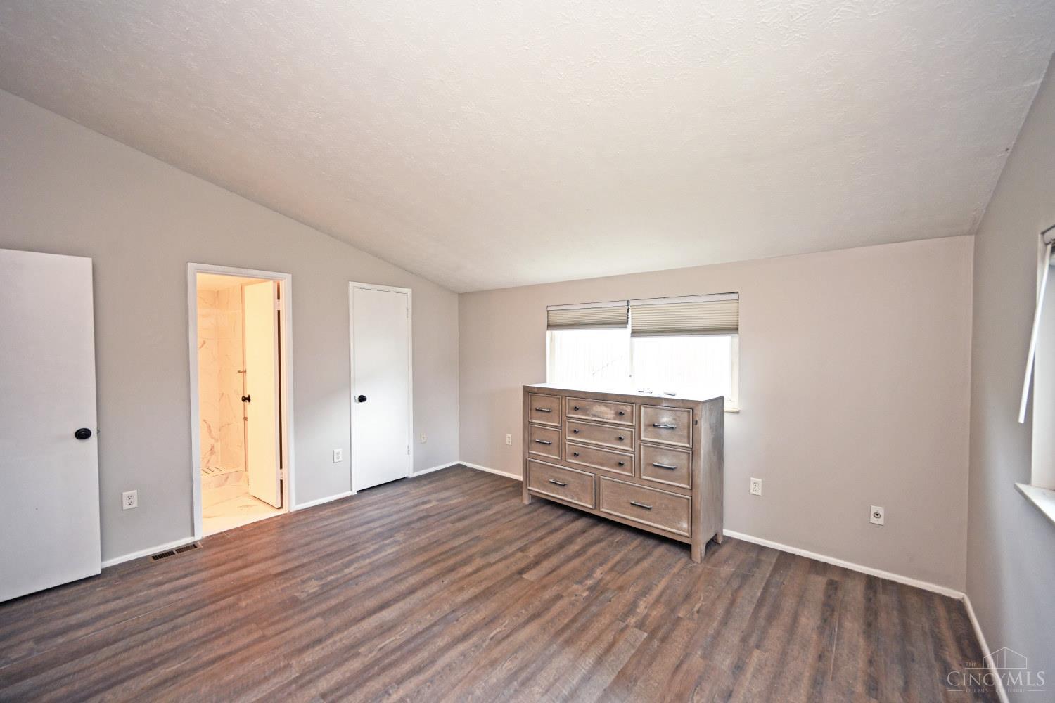 7752 Montgomery Road Property Photo 18
