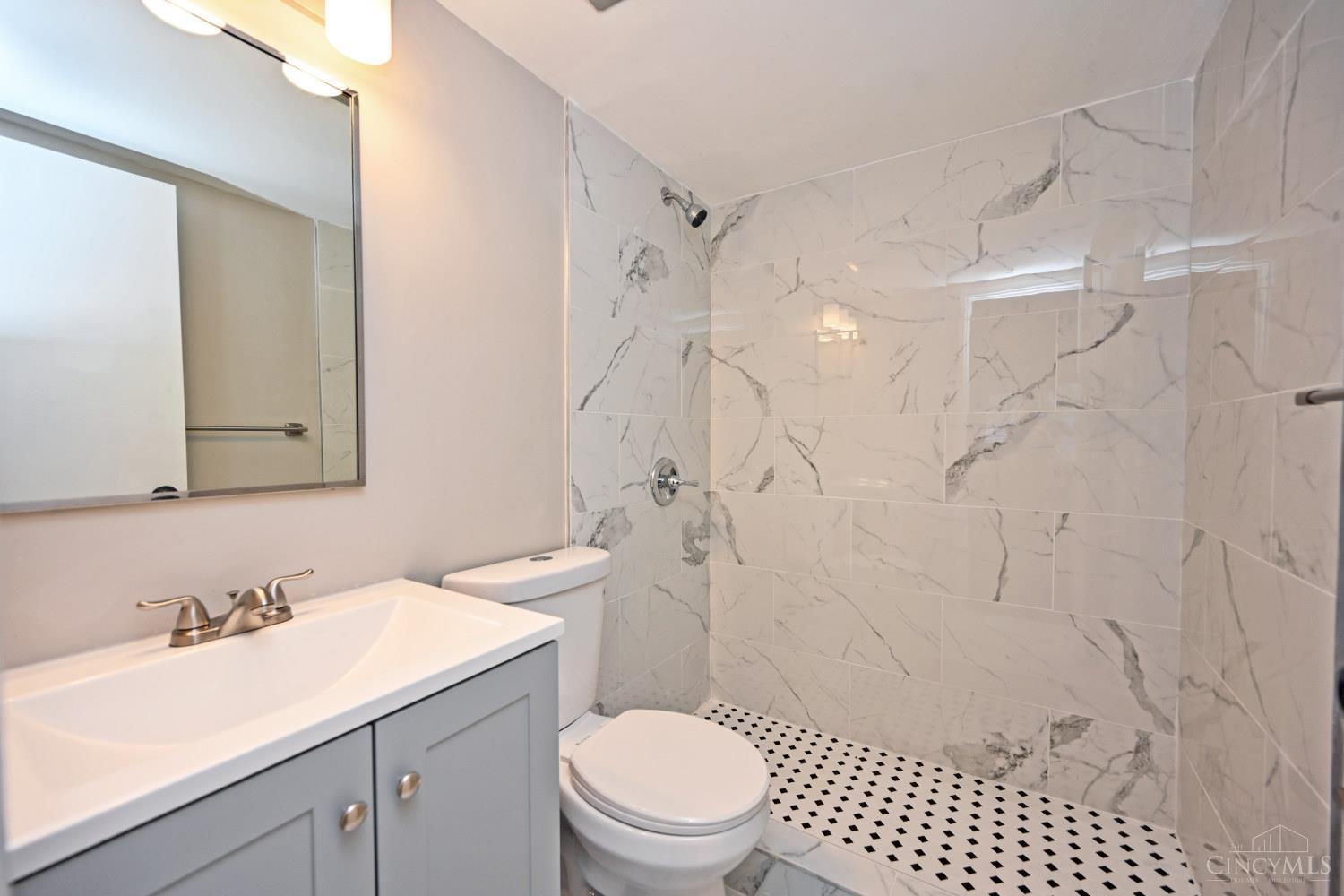 7752 Montgomery Road Property Photo 20