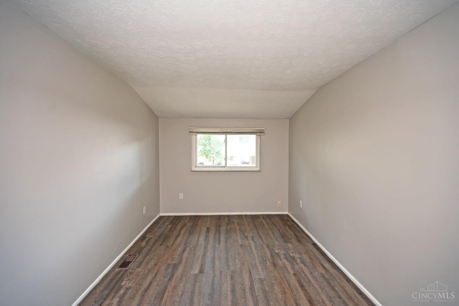 7752 Montgomery Road Property Photo 27