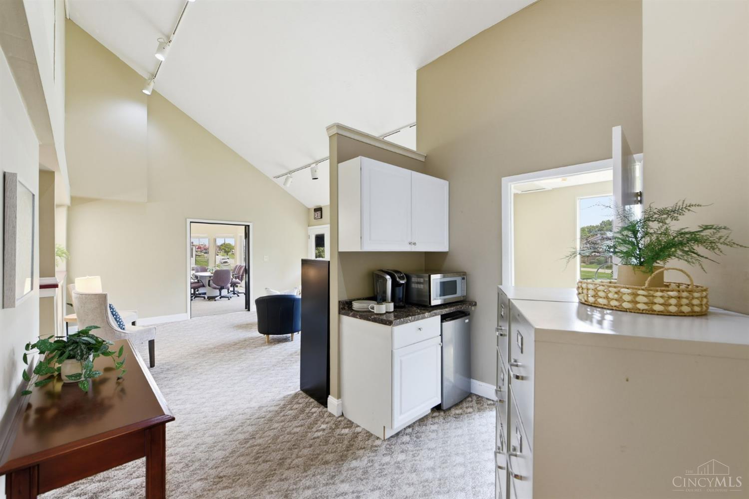7419 Kingsgate Way Property Photo 15