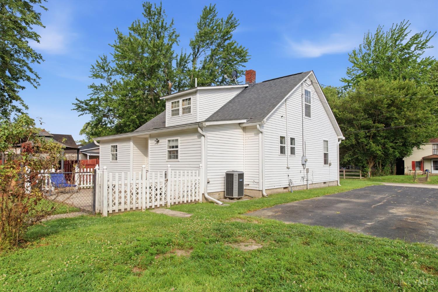 213 Highland Avenue Property Photo 4