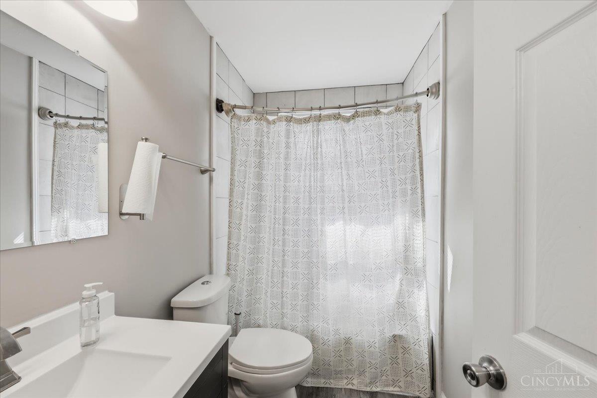 2343 Fairgreen Drive Property Photo 9