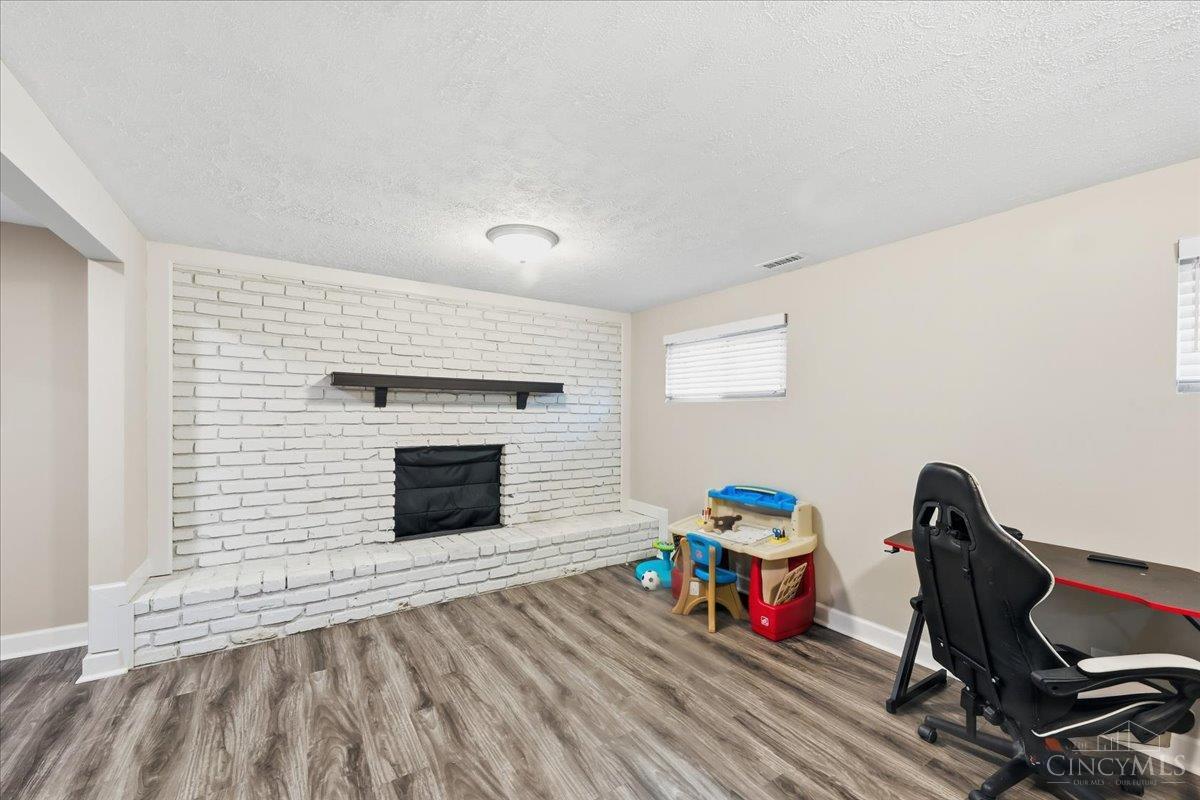2343 Fairgreen Drive Property Photo 15