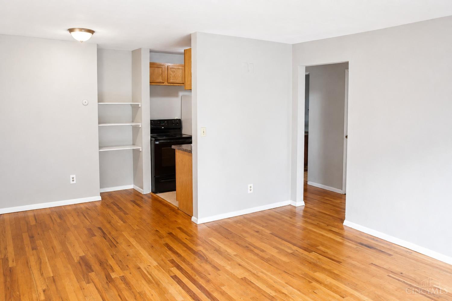 650 Straight Street Property Photo 10