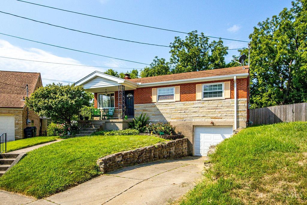 1737 Admiral Court Property Photo 2