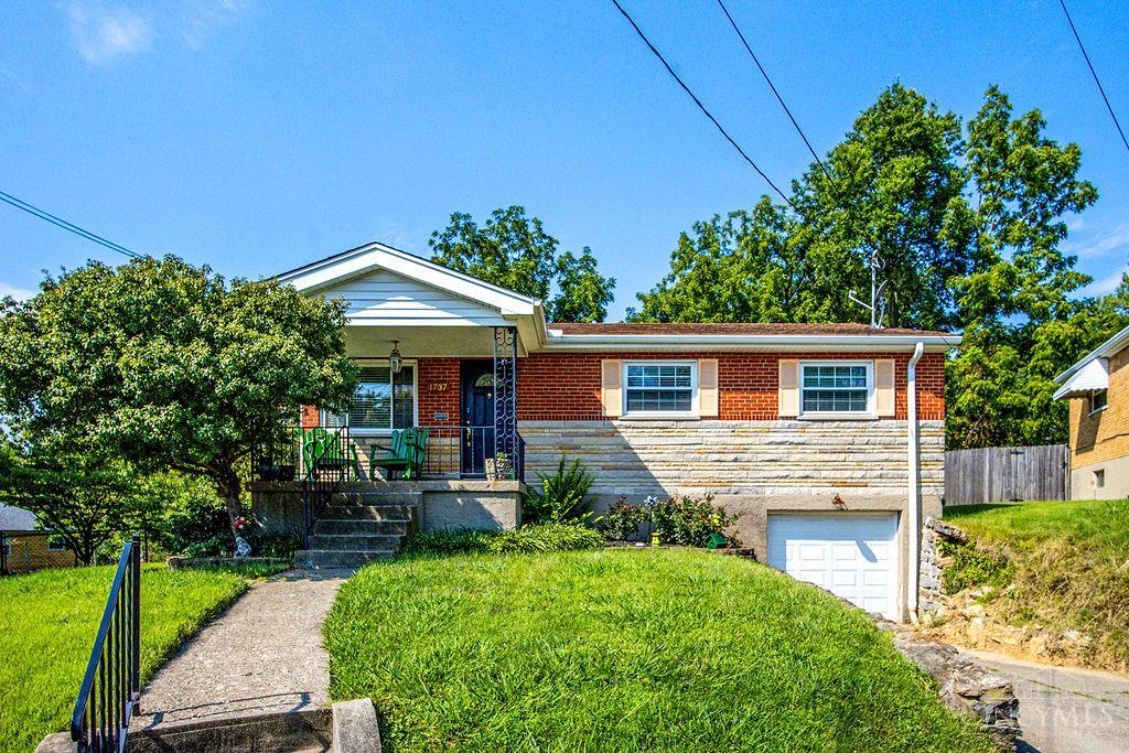 1737 Admiral Court Property Photo 3