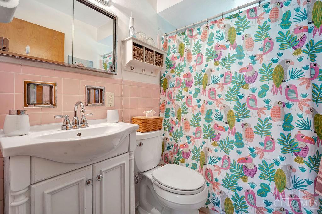 1737 Admiral Court Property Photo 16