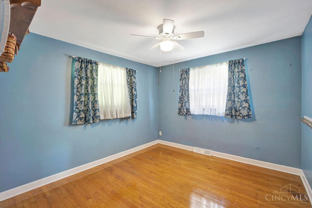 1737 Admiral Court Property Photo 20