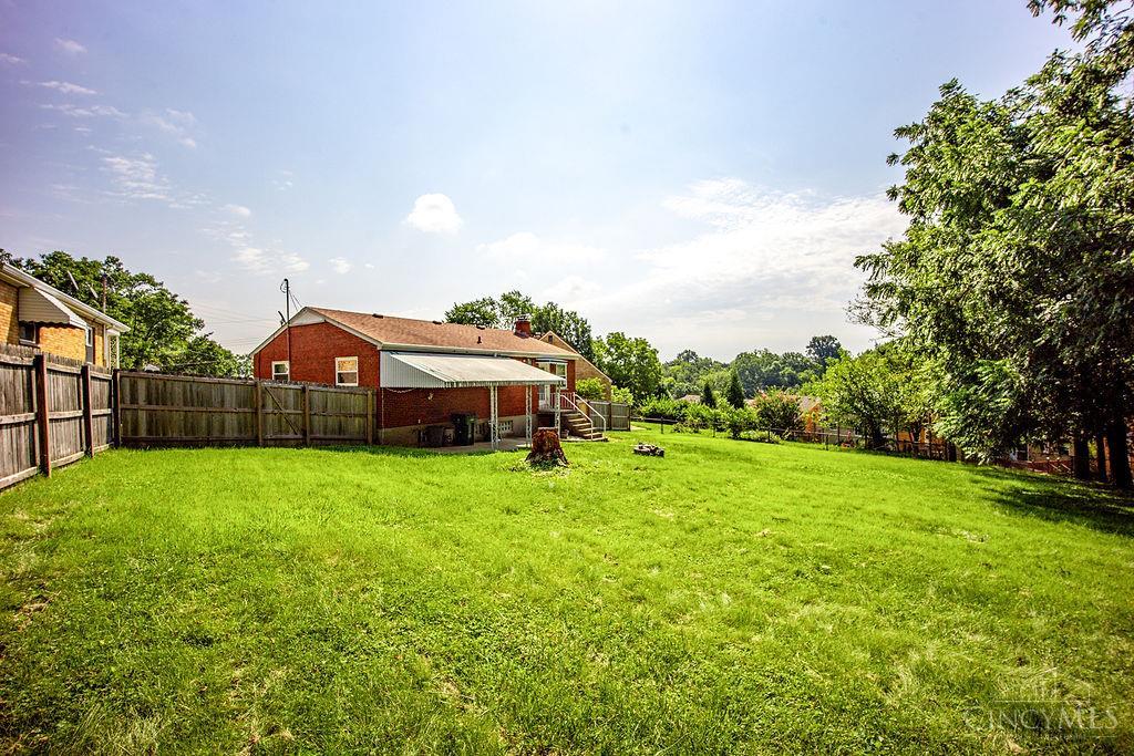 1737 Admiral Court Property Photo 23
